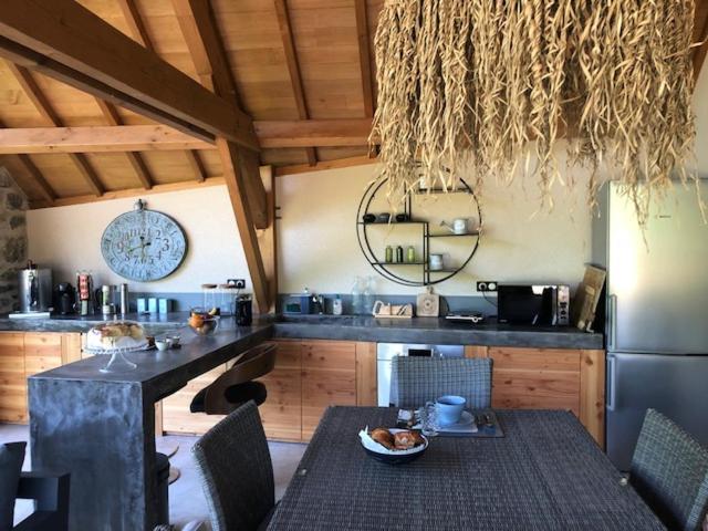Agreable Chambre D Hote Avec Piscine Et Jacuzzi Thégra Eksteriør billede